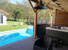 La grange au pied du Vercors Piscine et SPA privatifs, holiday rental in Saint-Romans