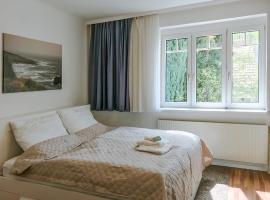 Ferienwohnung in der Fußgängerzone Gartenblick - Studio Apartment, apartment in Eisenstadt