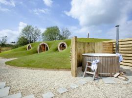 Quackers, The Little Burrow, Nr Wells – hotel z jacuzzi w mieście Wells