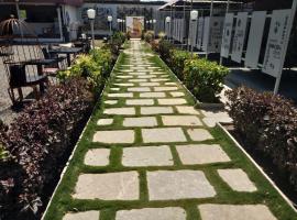 ์๋ง๋๋๊ฐ๋ฅด์ ์์นํ ํธํ
Hotel Krishna Exotica