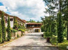 Комплекс Боженците релакс, hotel v destinaci Dumnitsite