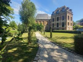 Château de Ruesnes – obiekt B&B w mieście Maresches