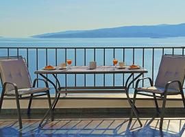 Studio Apartman LUKA, מלון בסנג'