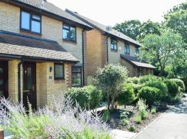 Beautiful 3 bed Home in the heart of New Forest, cottage in Hordle