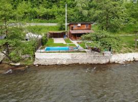 Paradise on the Vrbas River, hotel in Jajce