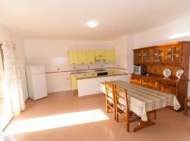 Nannis House, apartment in Tanaunella