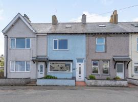 2 Tregof Terrace, holiday home in Cemaes Bay