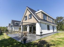 Beautiful Villa in De Koog Texe with Fenced Garden, hotel in Westermient