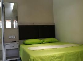 small booking room, albergue en Sarti