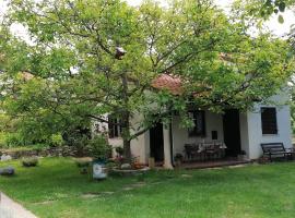 Country Guest House, hotel a Smoljanci