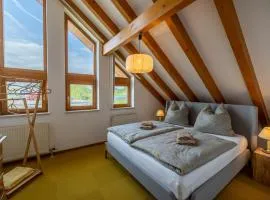 Exklusives Josenhaus mit See- und Alpenblick & Gartensauna