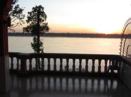 Heng Heng 1 hotel and restaurant, hotel v destinaci Krong Kracheh