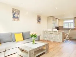 Top Floor Flat 5 Northwood
