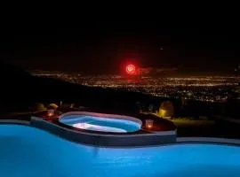 Cliff House - El Paseo Retreat with amazing views of Palm Desert city lights