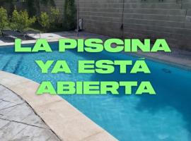 Chale a 25 minutos de Madrid cerca de Somosierra, hotel em El Casar de Talamanca
