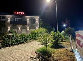 Hotel Real, hotel Ishull-Lezhë városában