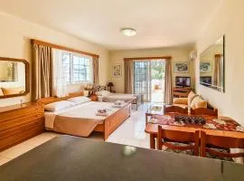 Colonial Studio/Apartment