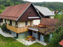 Vineyard cottage Kolpa Zupančič โรงแรมที่มีที่จอดรถในStari Trg ob Kolpi