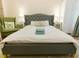 Beautiful Apartment in Heart of Historical Center