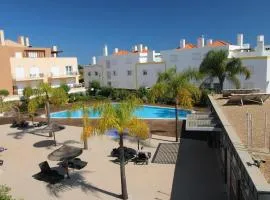Cabanas Garden - Stunning 2 bedroom apartment - Communal Pool - 2 minuts walking to the river