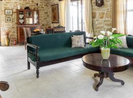 Charming Stone House With Swimming Pool, alquiler temporario en Archanes