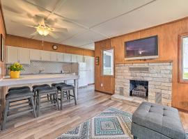 Cozy Petoskey Area Retreat on Burt Lake Access!, villa in Brutus