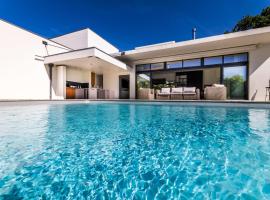 MARBLE KEYWEEK Villa with pool in Biarritz, hotell i Biarritz