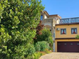 Bitini Farm Apartment, hotel near Church of the Holy Trinity in Hrastovlje, Gračišče