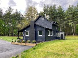 Ginger House - Charming 3 bedroom cottage 4 min from Woodstock, mökki kohteessa Woodstock