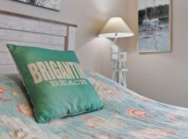 Radiant Beach Block Condo Parking Patio, hotel with parking in Brigantine