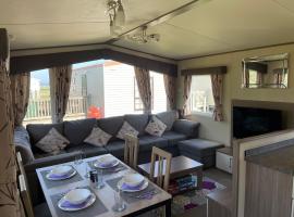 PK Holiday Home, hotel a Great Yarmouth