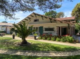 Villa de charme avec piscine à 500m des plages, khách sạn ở Soorts-Hossegor