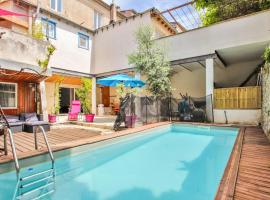 Amazing Home In Villeneuve De Berg With 7 Bedrooms, Wifi And Private Swimming Pool, hotell sihtkohas Montboucher-sur-Jabron