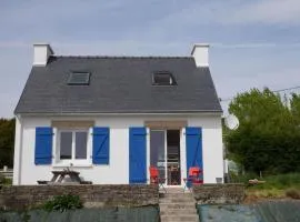 Holiday home with sea views, Roscanvel