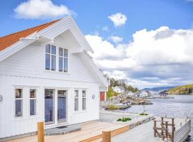 1 Bedroom Stunning Home In Skjoldastraumen、Skjoldastraumenの別荘