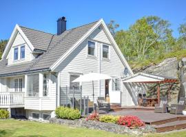 Awesome Home In Aksdal With Wifi, semesterhus i Aksdal