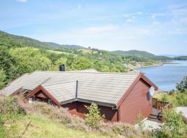 Beautiful Home In Nedstrand With 5 Bedrooms, Sauna And Wifi, villa à Nedstrand