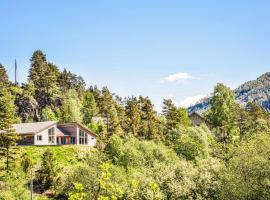 Amazing Home In Etne With House Sea View, feriebolig i Etnesjøen