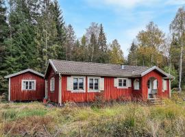 Amazing Home In Olsfors With Kitchen, villa en Olsfors