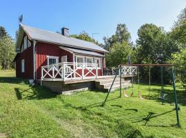 Amazing Home In Undens With 3 Bedrooms, huvila kohteessa Undenäs