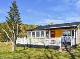 Nice Home In Kolmrden With Kitchenette – domek wiejski w mieście Kolmården