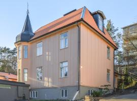 Amazing Home In Nynshamn With Kitchen, cabaña o casa de campo en Nynäshamn
