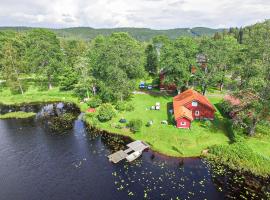 Lovely Apartment In Saxn With Lake View, хотел с паркинг в Hällefors