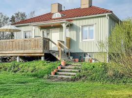 Stunning Home In Arvika With 3 Bedrooms And Wifi, semesterboende i Arvika