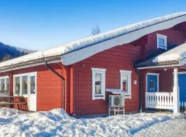 Cozy Home In Sysslebck With Kitchen