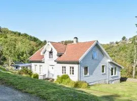 Nice Home In Farsund With 4 Bedrooms And Wifi