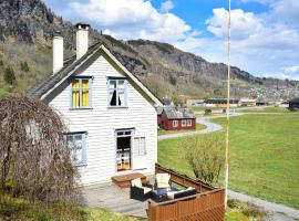 Beautiful Home In Norheimsund With 3 Bedrooms, hytte i Norheimsund