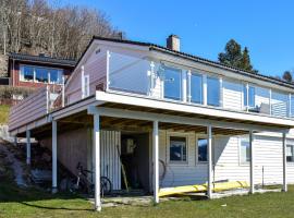 3 Bedroom Amazing Home In Norheimsund, alquiler vacacional en la playa en Norheimsund