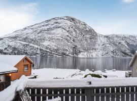 3 Bedroom Beautiful Home In Eikefjord, villa en Eikefjord