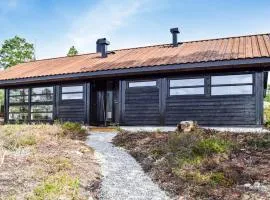Beautiful Home In Flå With Kitchen